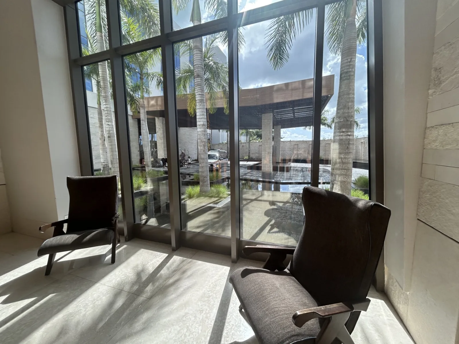 Looking at the entrance of Hilton Cancun from one of the hallways